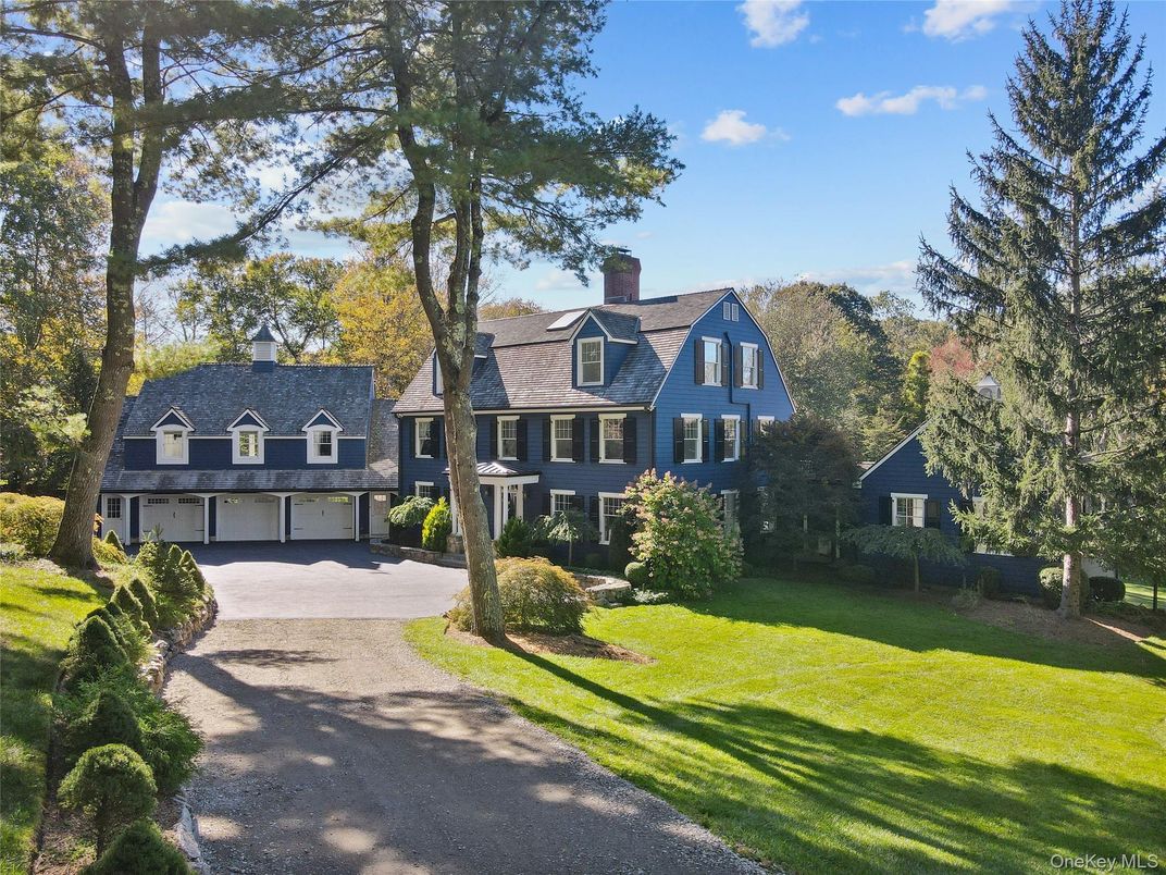 Attached, Backyard, Exterior, Facade, Queen Anne Victorian