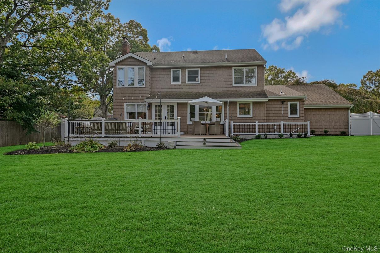 Backyard, Exterior, Facade, American Foursquare