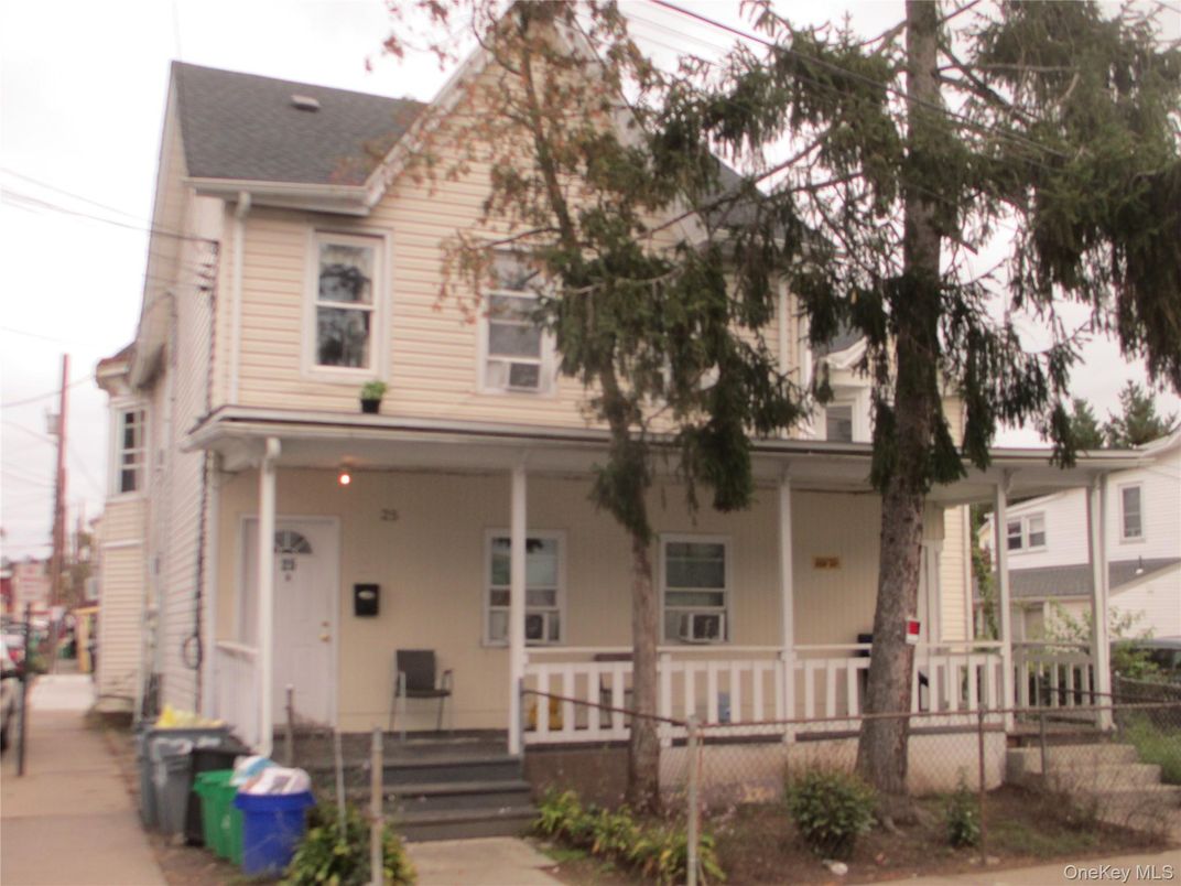 Exterior, Facade, Queen Anne Victorian