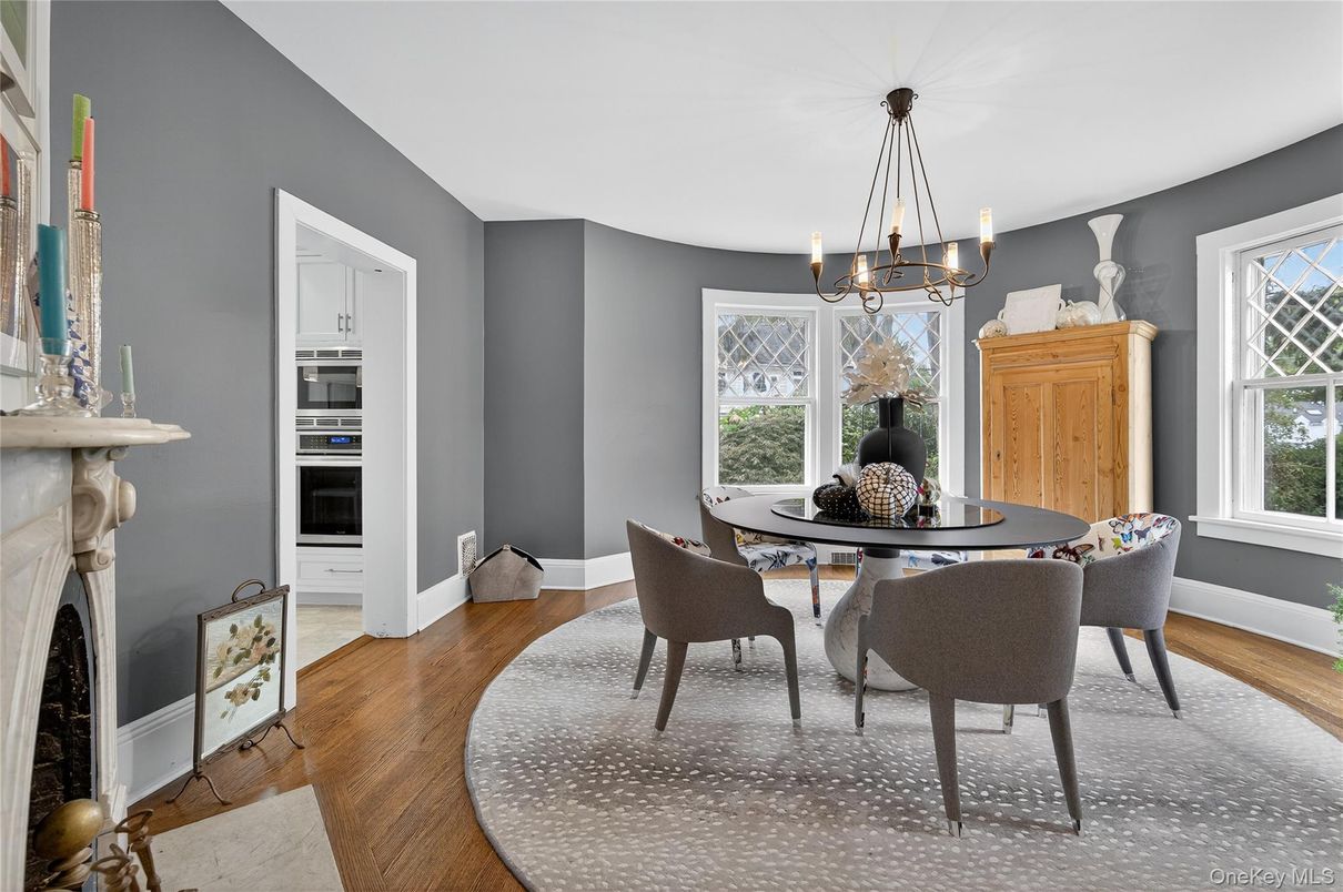 Chandelier, Dining room, Fireplace, Interior, Pendant Lights, Wood Texture Flooring