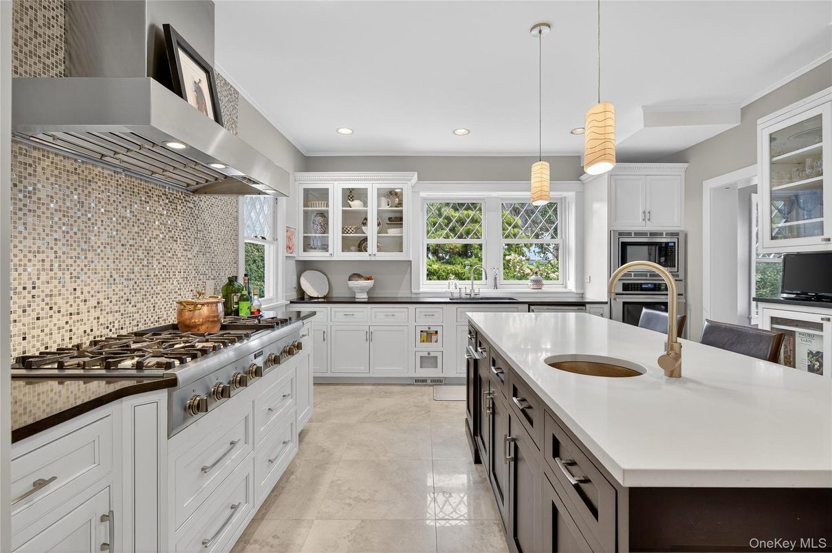 Interior, Kitchen, Pendant Lights, Recessed Lighting, Stainless Steel Appliances