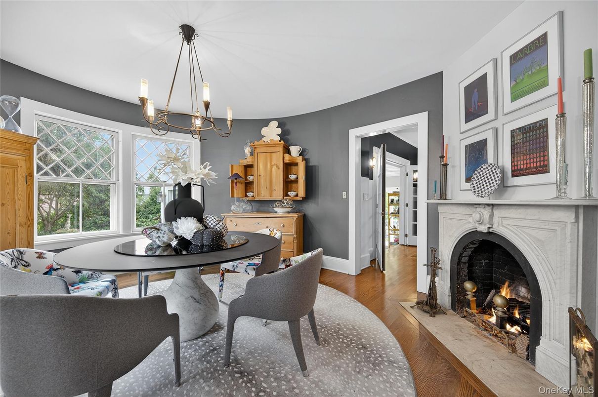 Chandelier, Dining room, Fireplace, Interior, Pendant Lights, Wood Texture Flooring