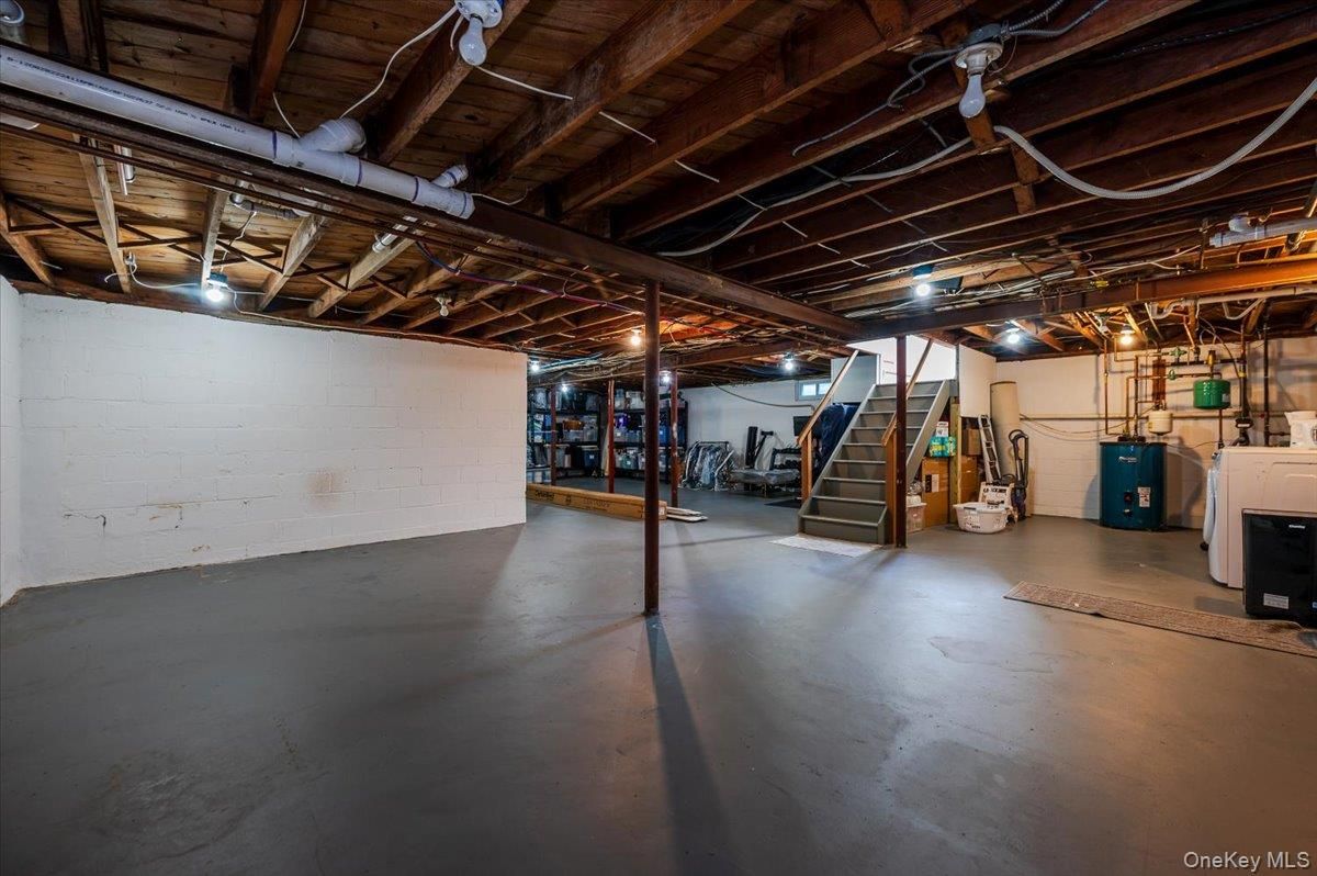 Interior, Washer, Wooden Beams, Wooden Ceilings