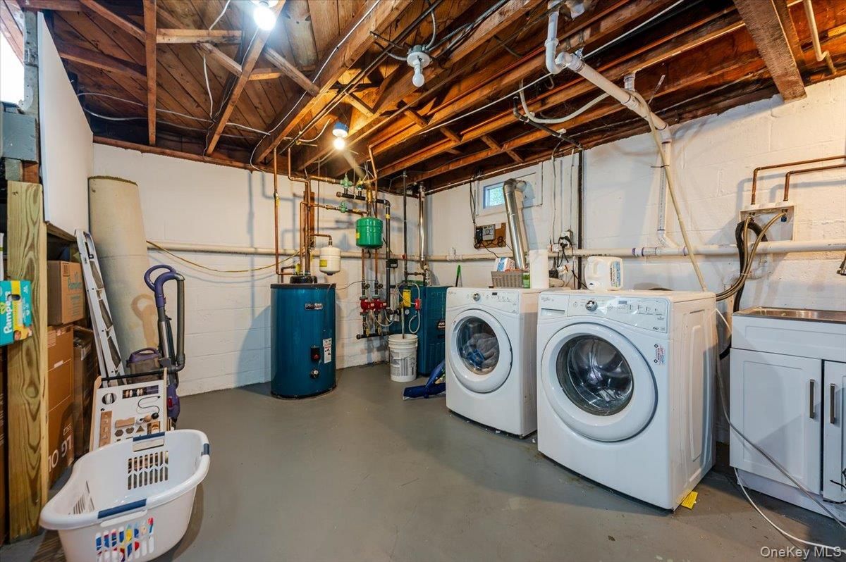 Interior, Washer, Wooden Beams, Wooden Ceilings