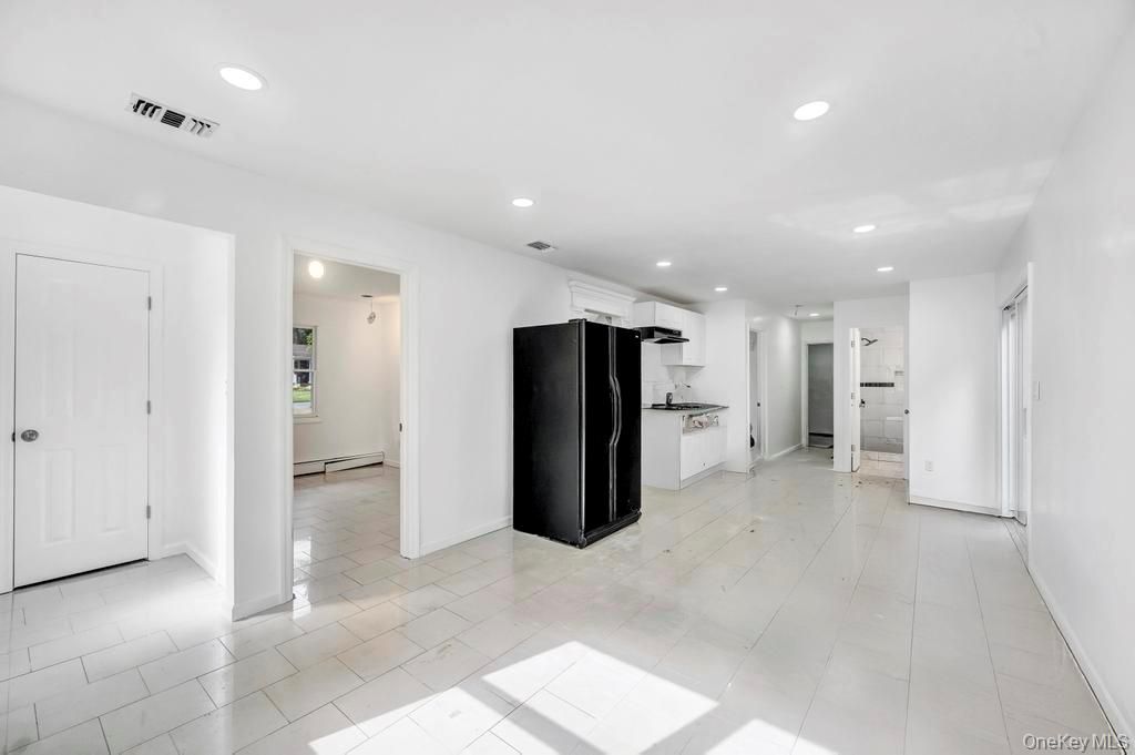 Empty room, Interior, Kitchen, Recessed Lighting