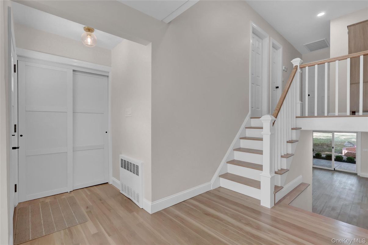 Interior, Recessed Lighting, Wood Texture Flooring