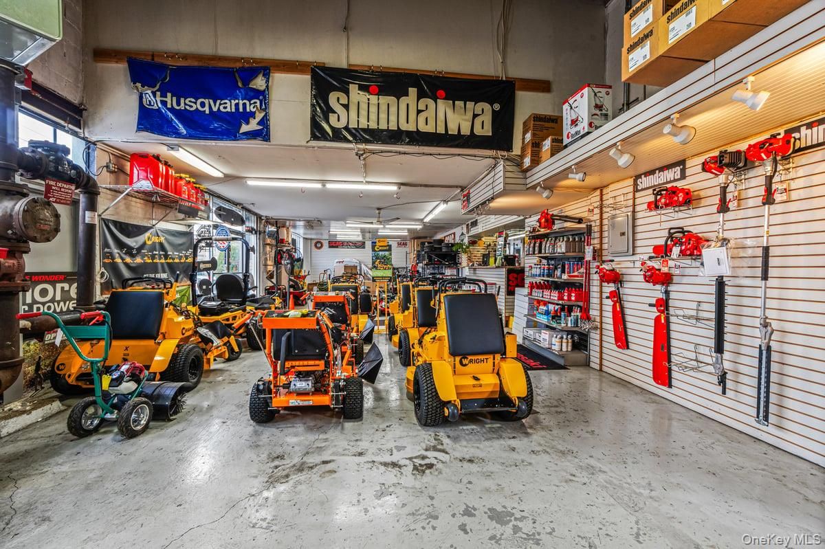 Garage, Interior