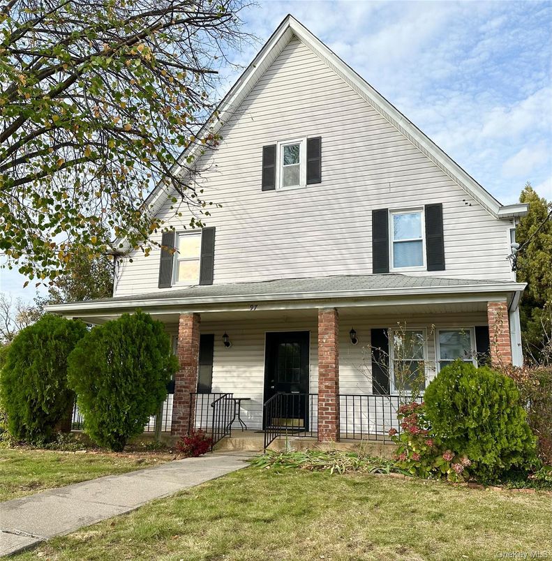 Exterior, Facade, Brick Facade, Farmhouse