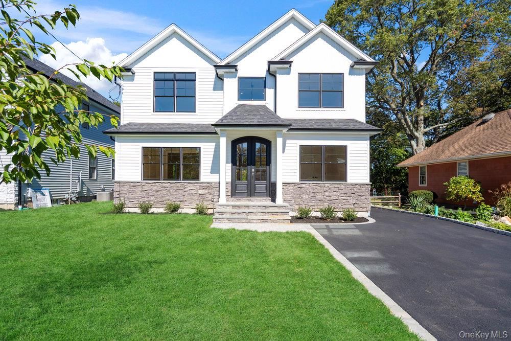 Exterior, Facade, Farmhouse