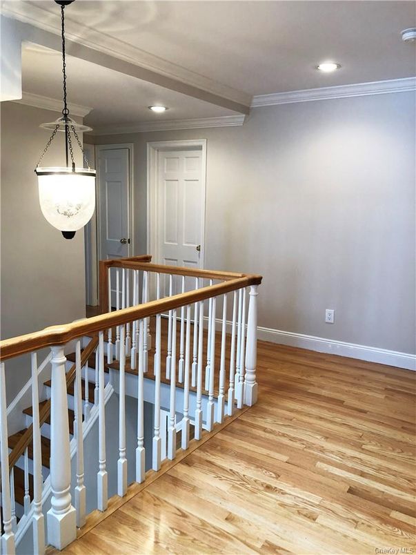 Interior, Pendant Lights, Recessed Lighting, Wood Texture Flooring