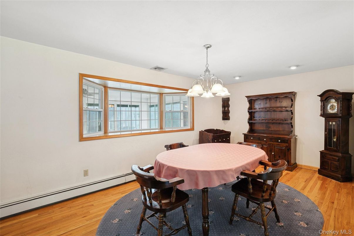 Chandelier, Dining room, Interior, Recessed Lighting, Wood Texture Flooring