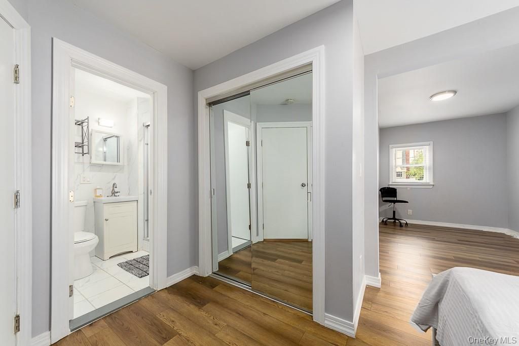 Bathroom, Interior, Recessed Lighting, Wood Texture Flooring