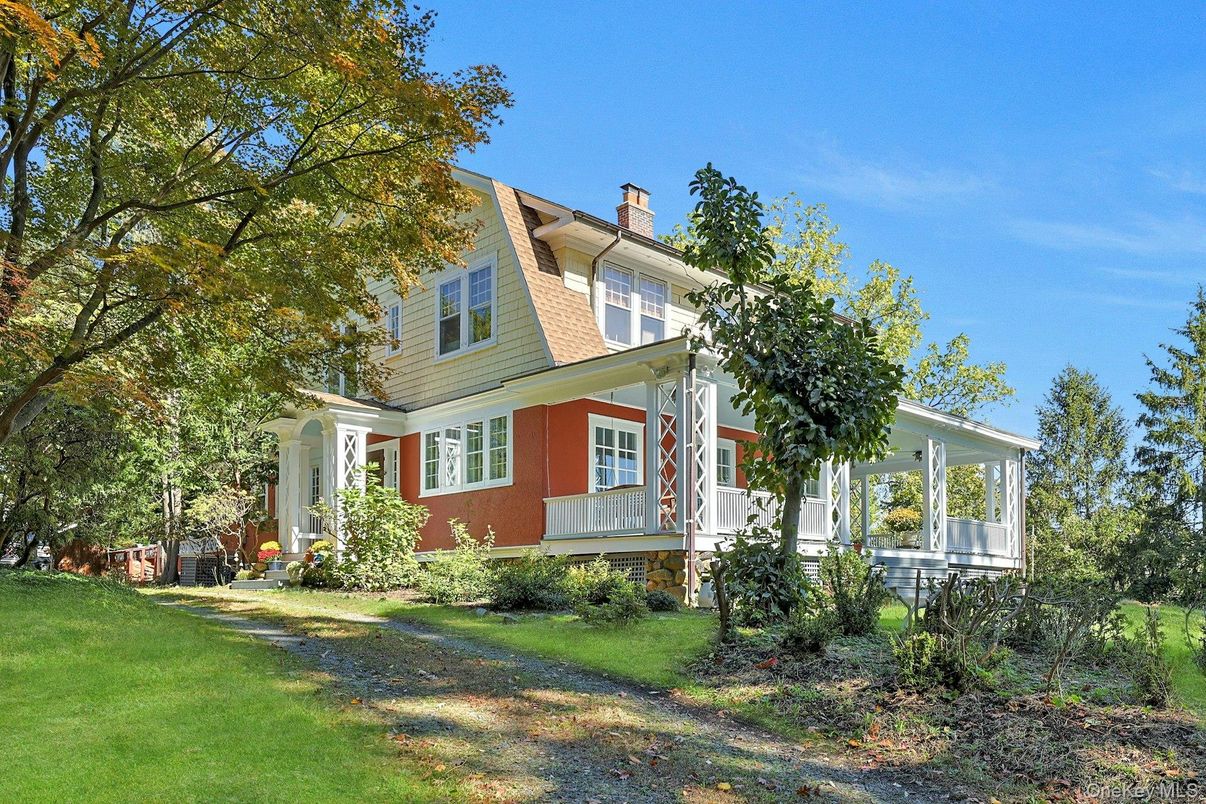 Backyard, Exterior, Facade, American Foursquare