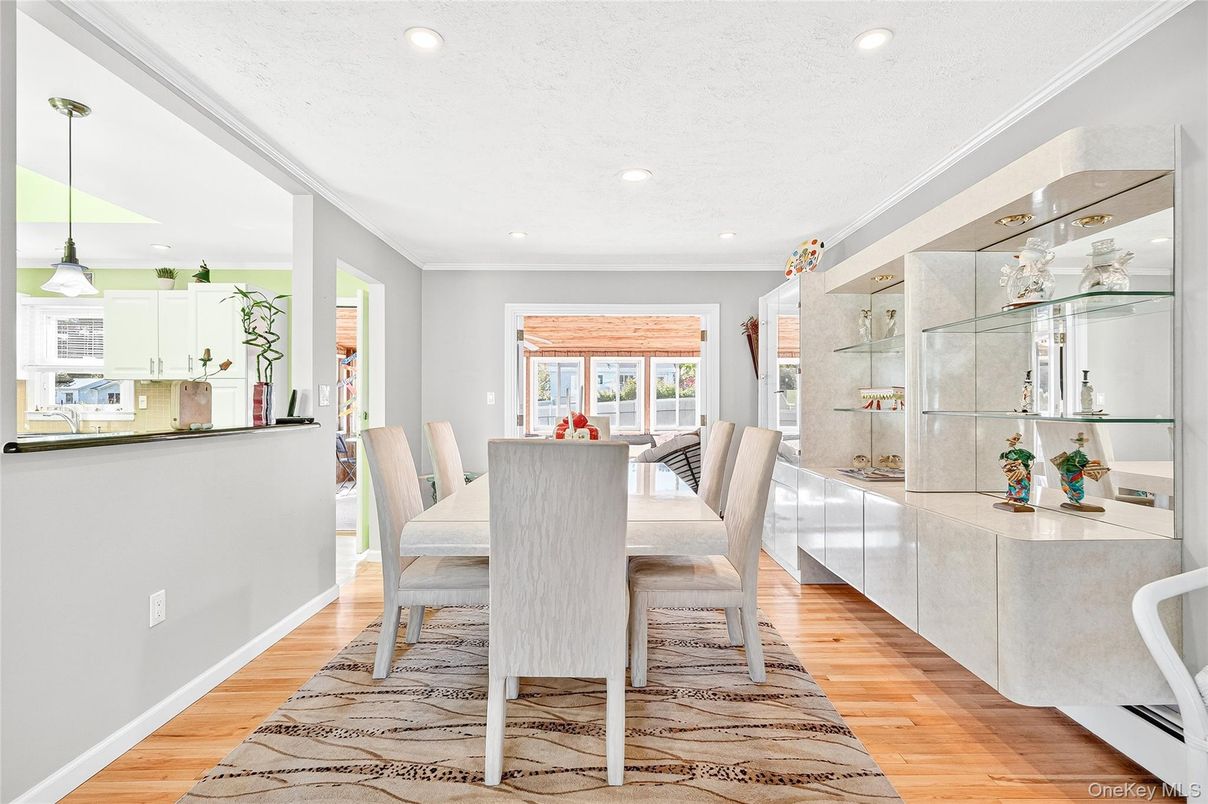 Dining room, Interior, Pendant Lights, Recessed Lighting, Wood Texture Flooring