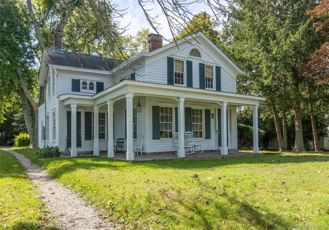 Exterior, Facade, Farmhouse