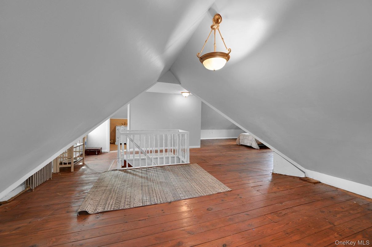 Interior, Pendant Lights, Wood Texture Flooring