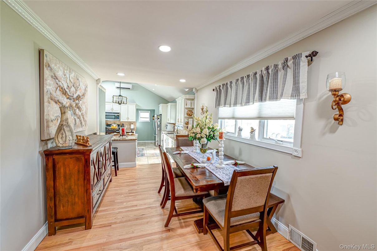 Dining room, Interior, Kitchen, Pendant Lights, Recessed Lighting, Wood Texture Flooring