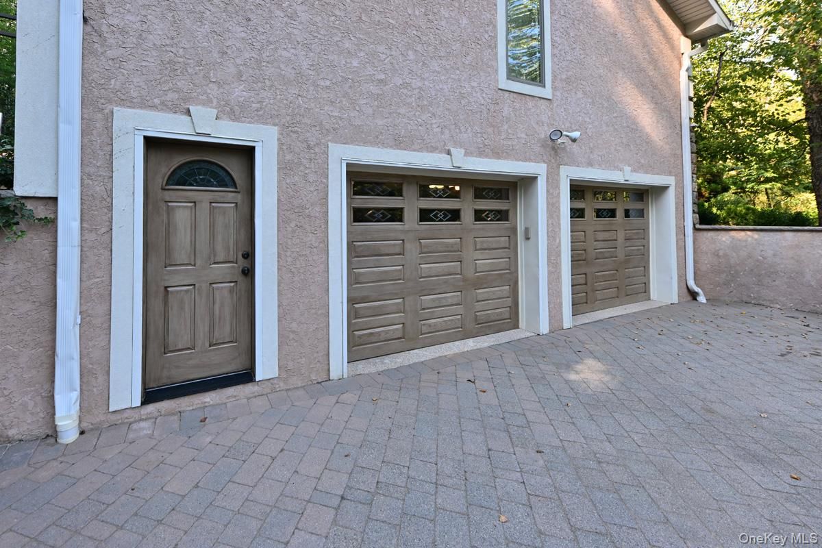 Detached Garage, Exterior