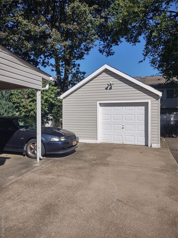 Detached Garage, Exterior
