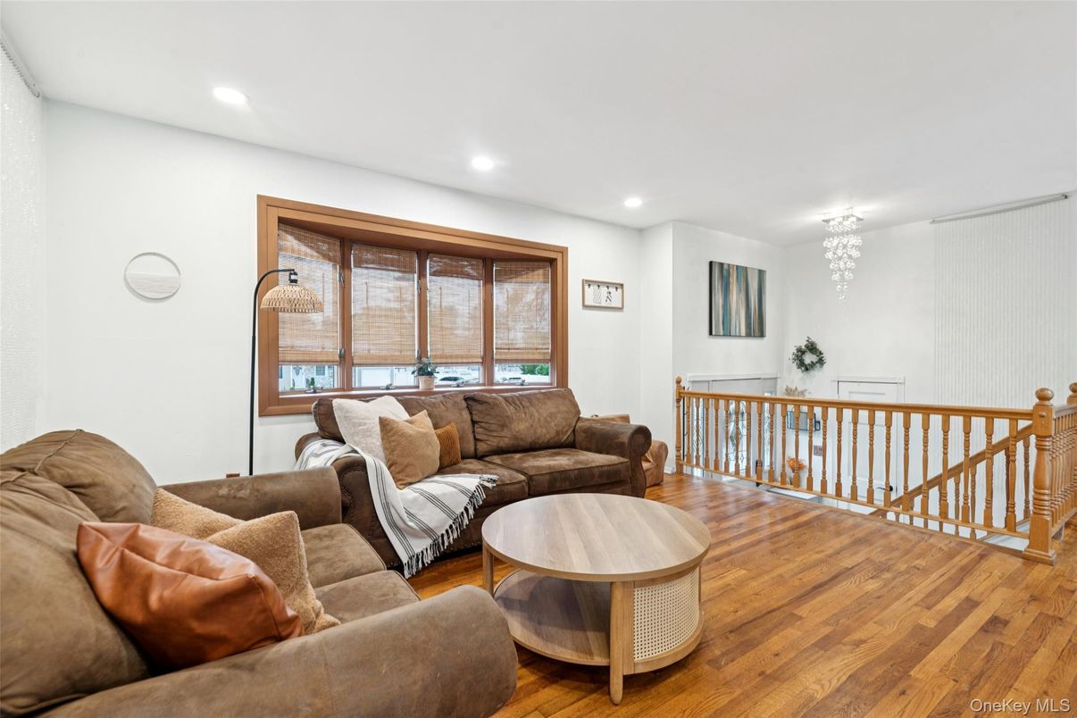 Chandelier, Interior, Living room, Recessed Lighting, Wood Texture Flooring