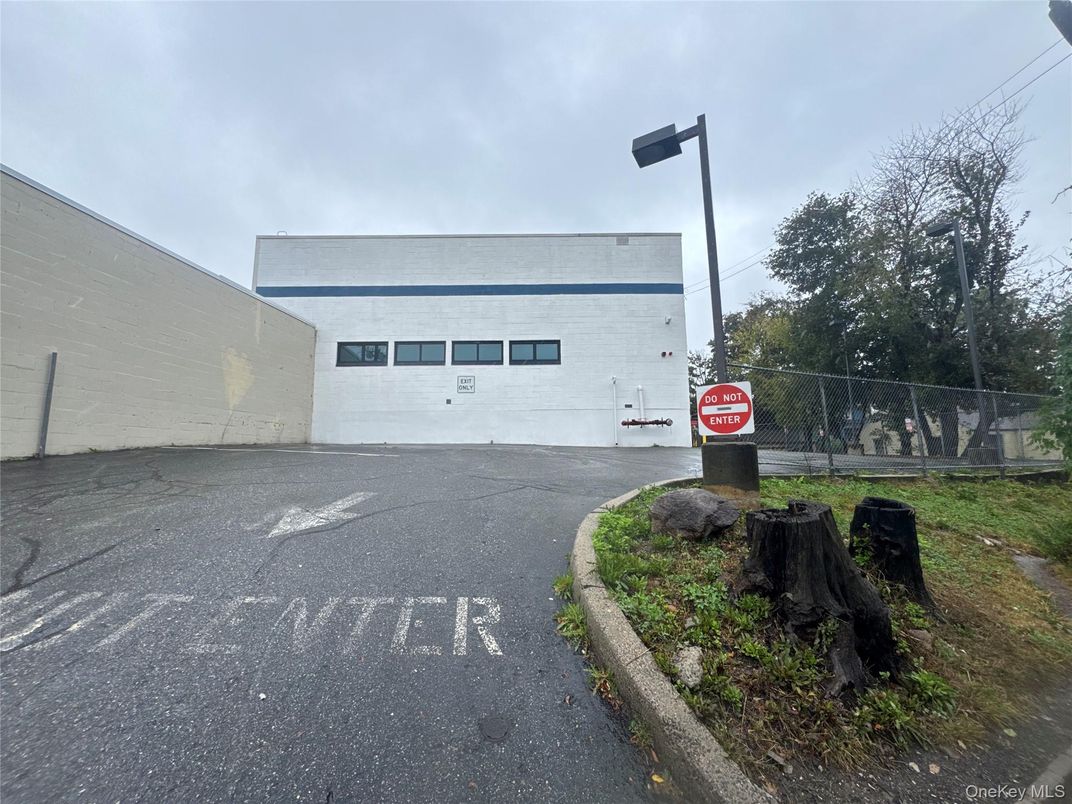 Detached Garage, Exterior