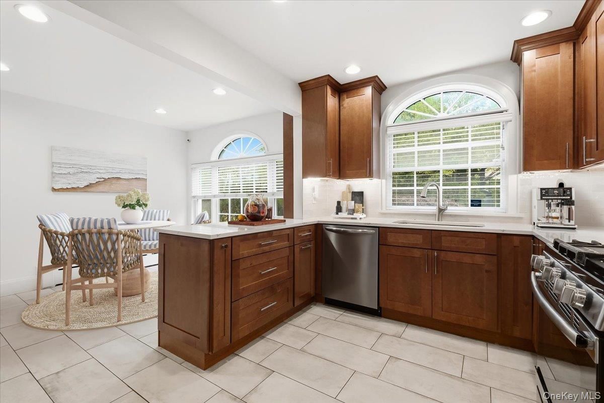 Dining room, Interior, Kitchen, Recessed Lighting, Stainless Steel Appliances