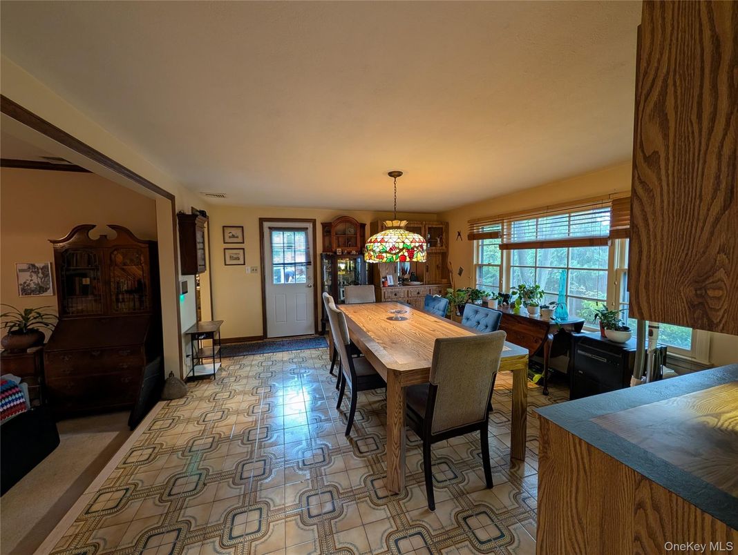 Dining room, Interior