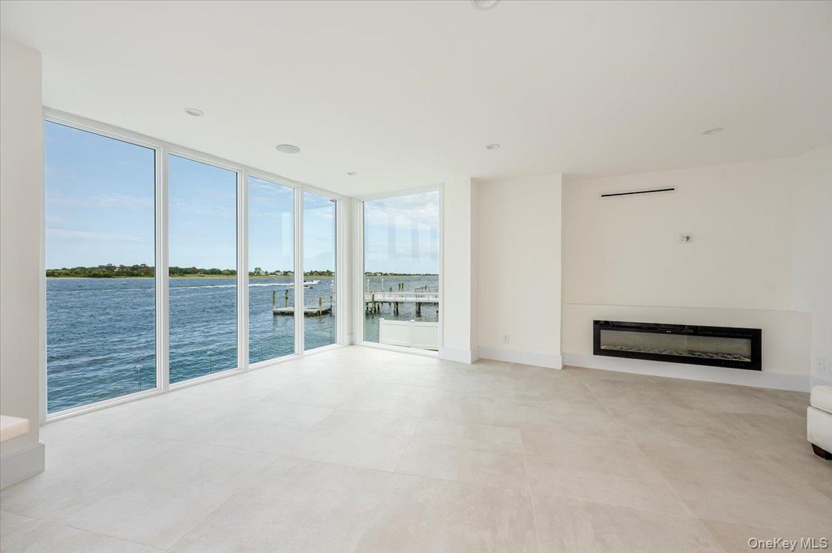 Empty room, Fireplace, Interior, Water