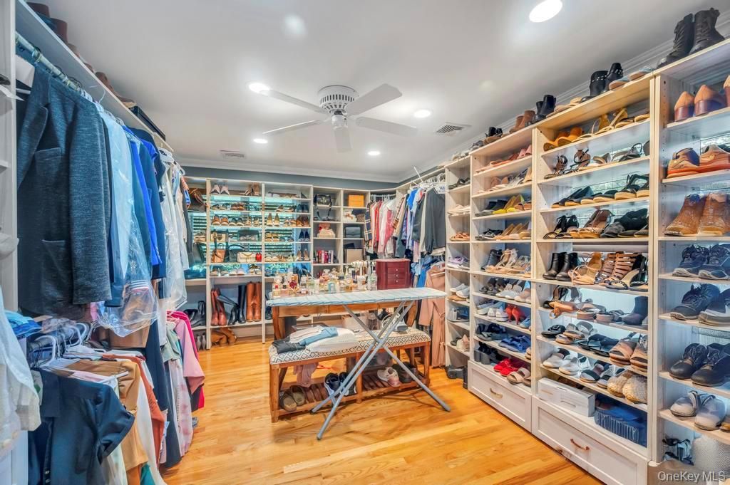 Interior, Recessed Lighting, Walk-in Closets, Wood Texture Flooring