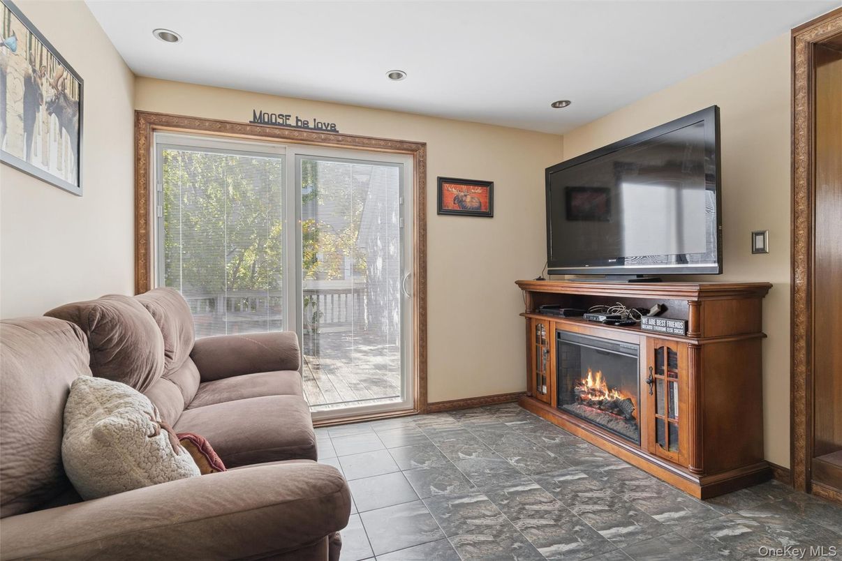 Fireplace, Interior, Living room, Recessed Lighting