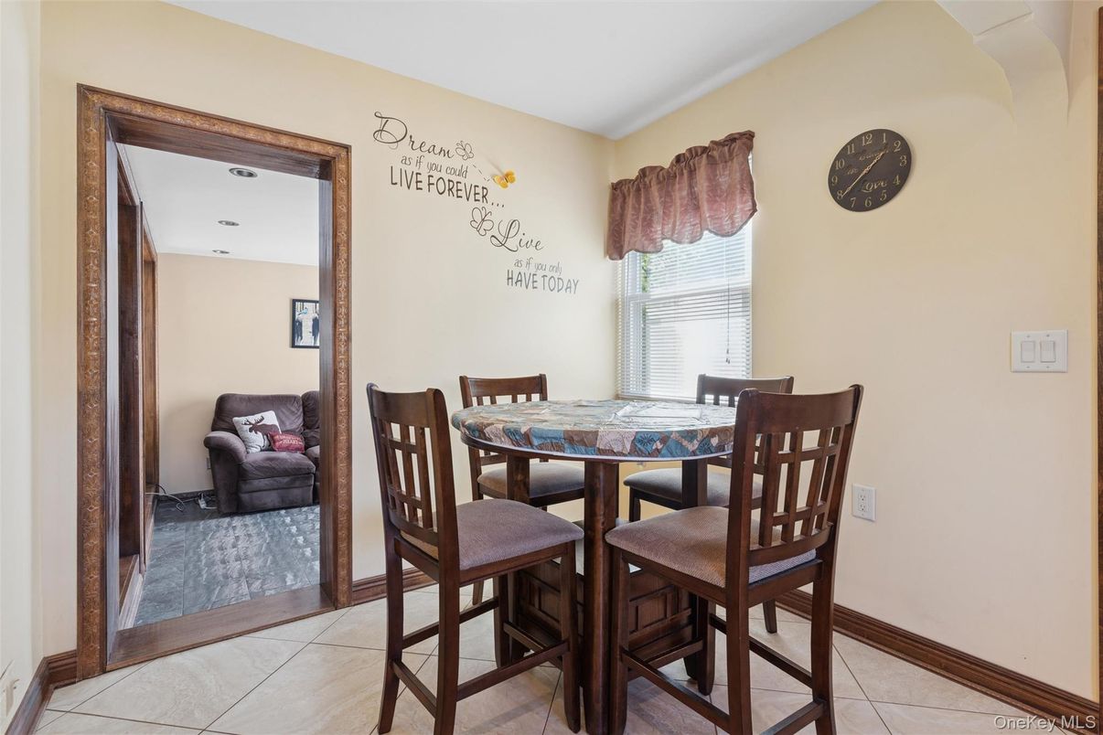 Dining room, Interior
