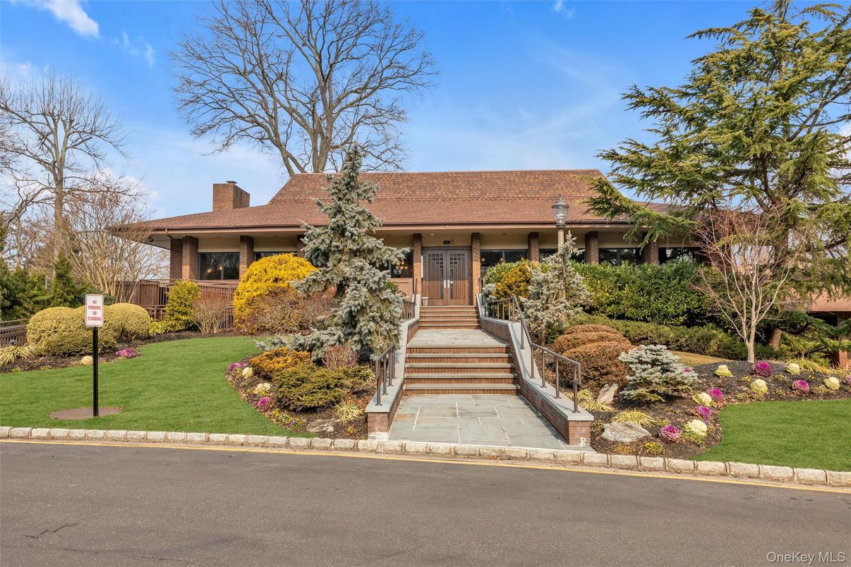 Attached, Exterior, Facade, Brick Facade, Ranch