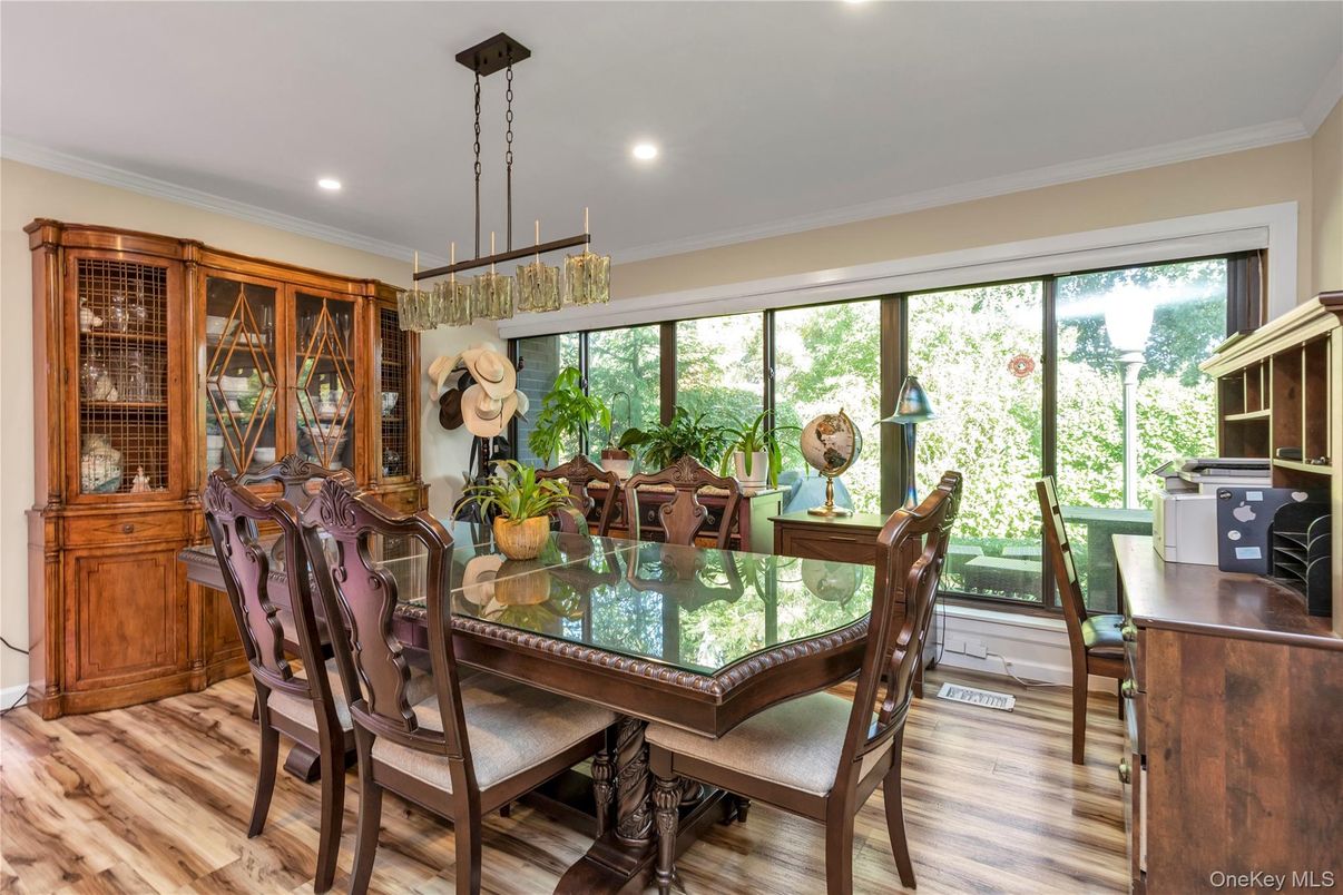 Dining room, Interior, Pendant Lights, Recessed Lighting, Wood Texture Flooring