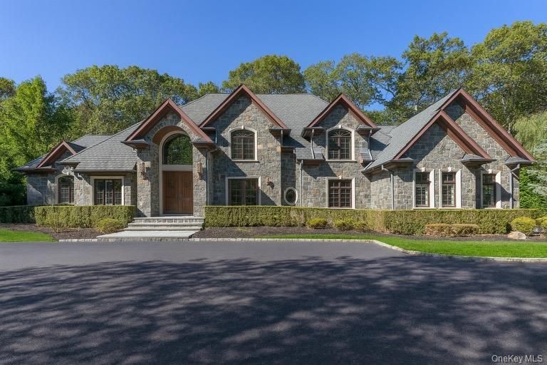 Exterior, Facade, Brick Traditional