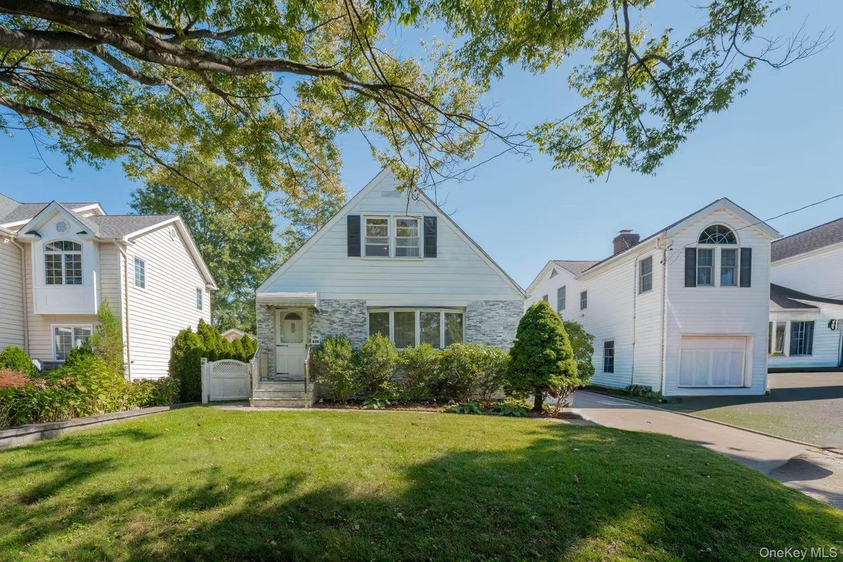 Attached, Backyard, Exterior, Facade, Farmhouse