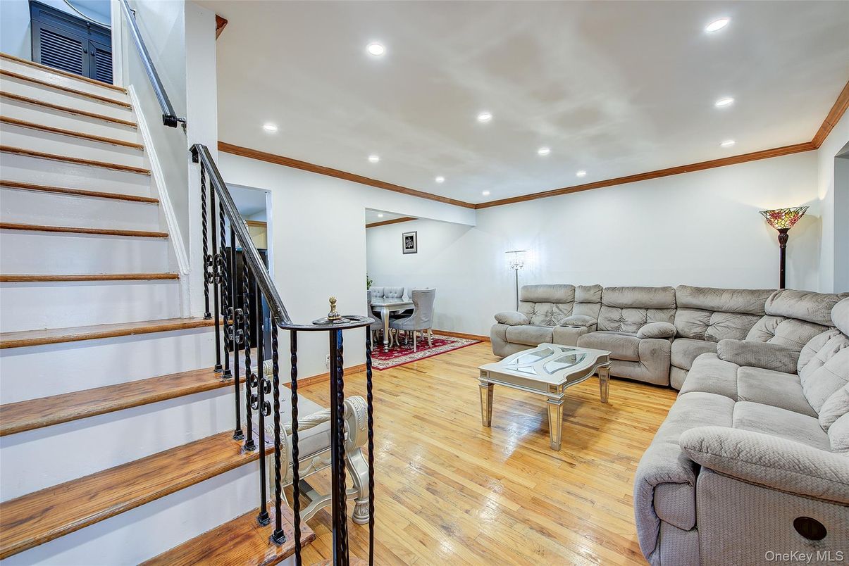 Dining room, Interior, Living room, Recessed Lighting, Wood Texture Flooring