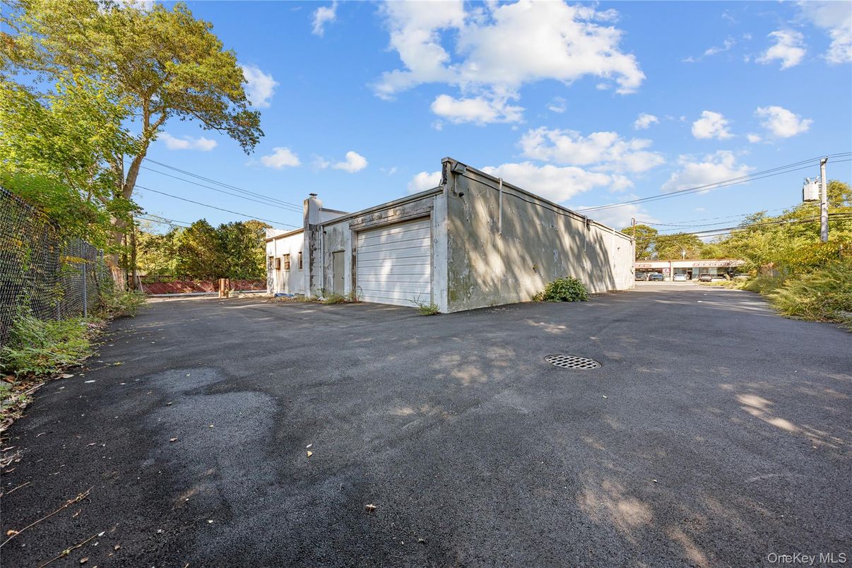 Detached Garage, Exterior