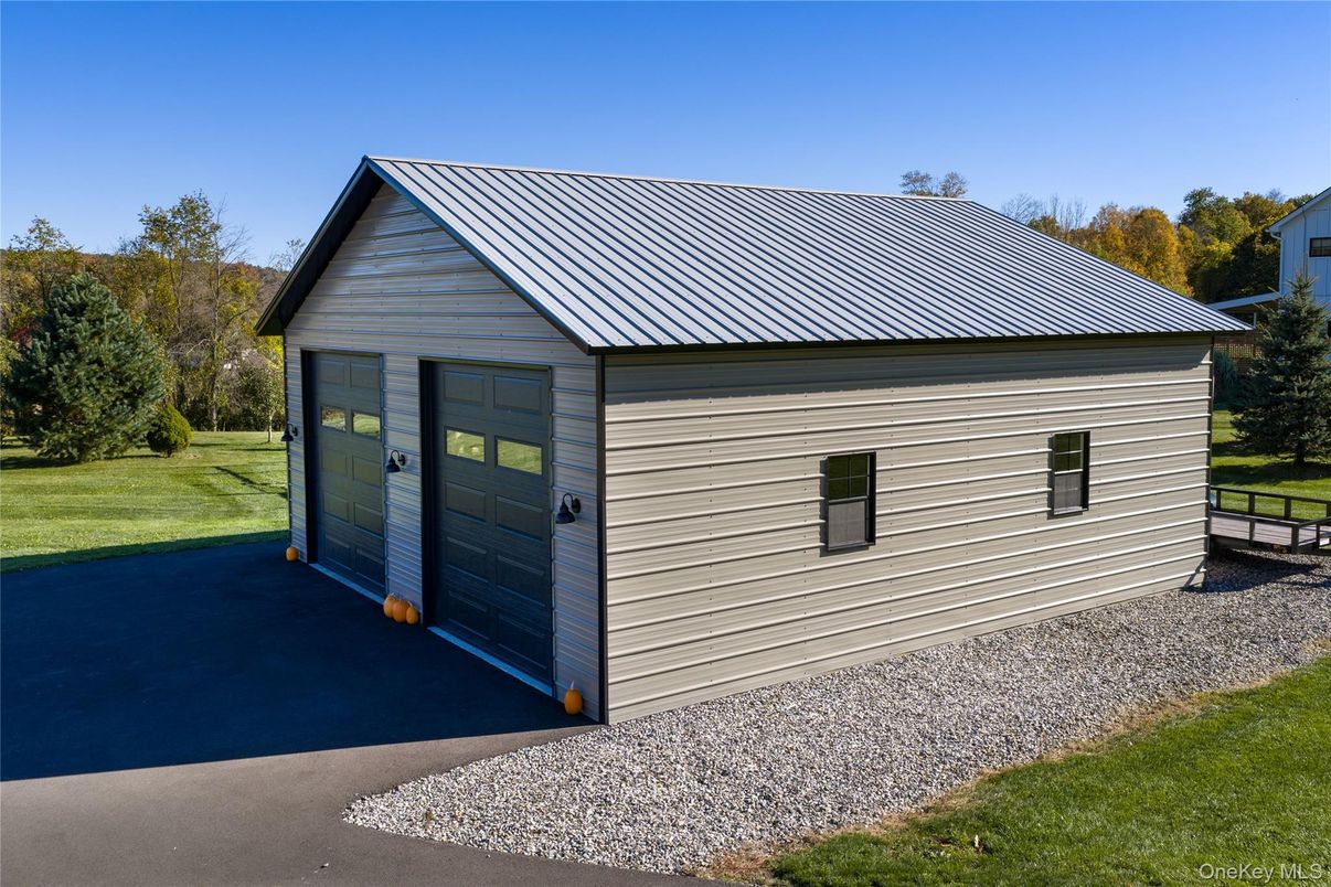 Backyard, Detached Garage, Exterior
