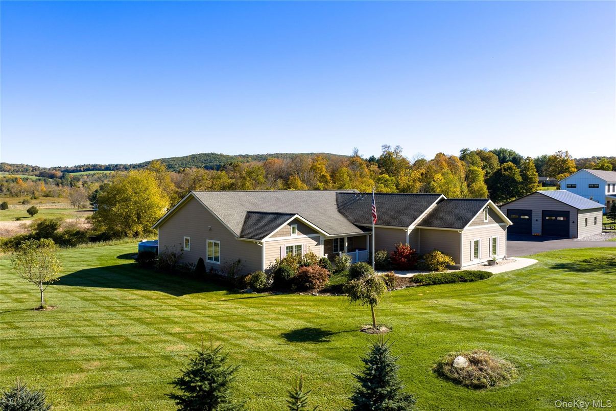 Backyard, Detached Garage, Exterior