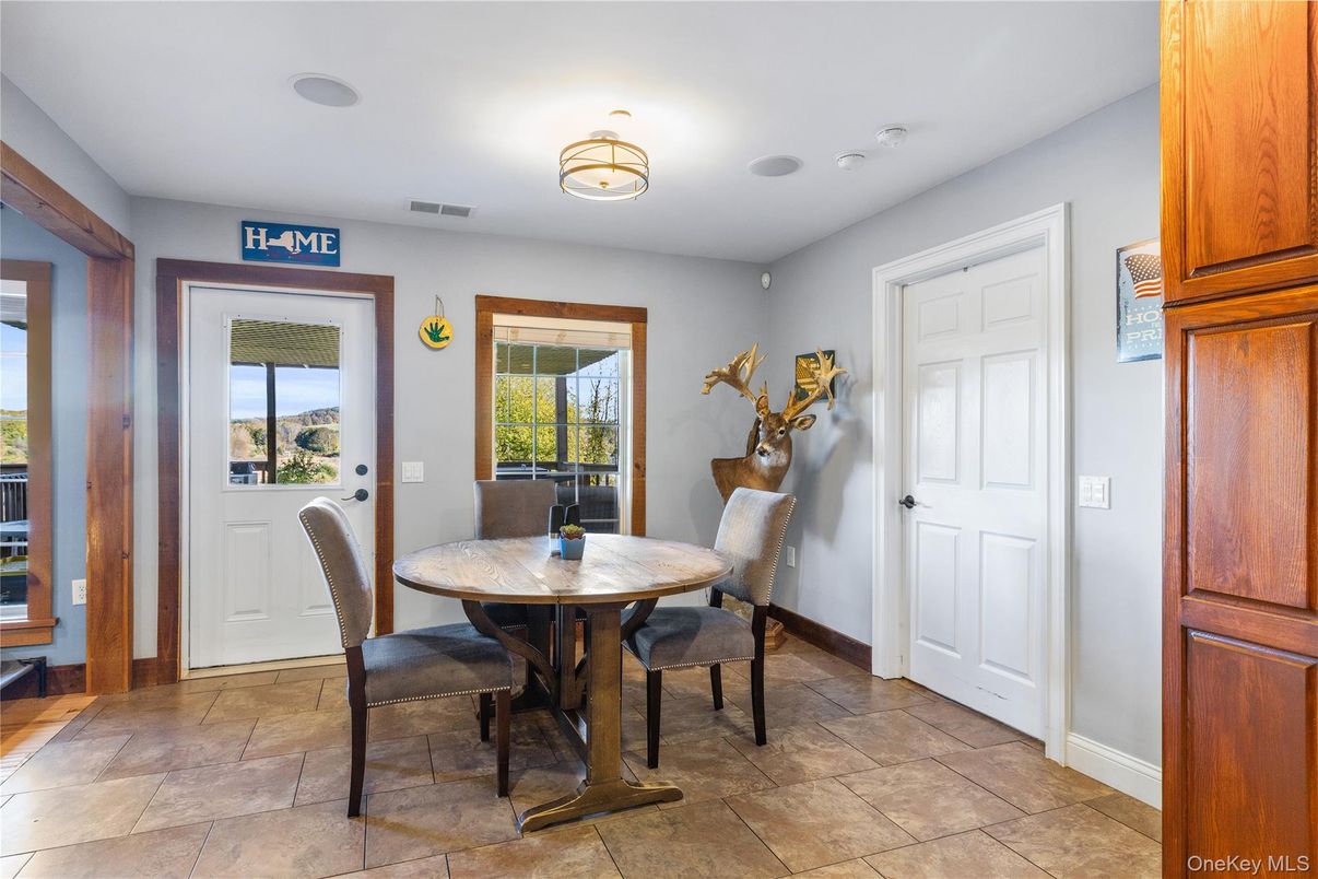 Dining room, Interior
