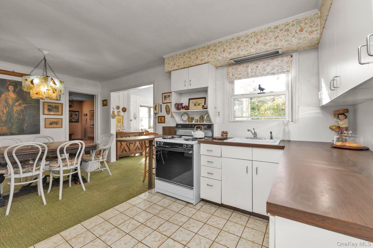 Dining room, Interior, Kitchen, Pendant Lights