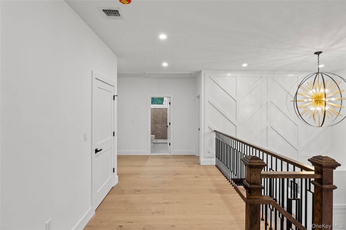 Interior, Pendant Lights, Recessed Lighting, Wood Texture Flooring