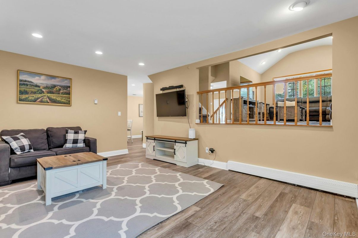 Interior, Living room, Recessed Lighting, Wood Texture Flooring