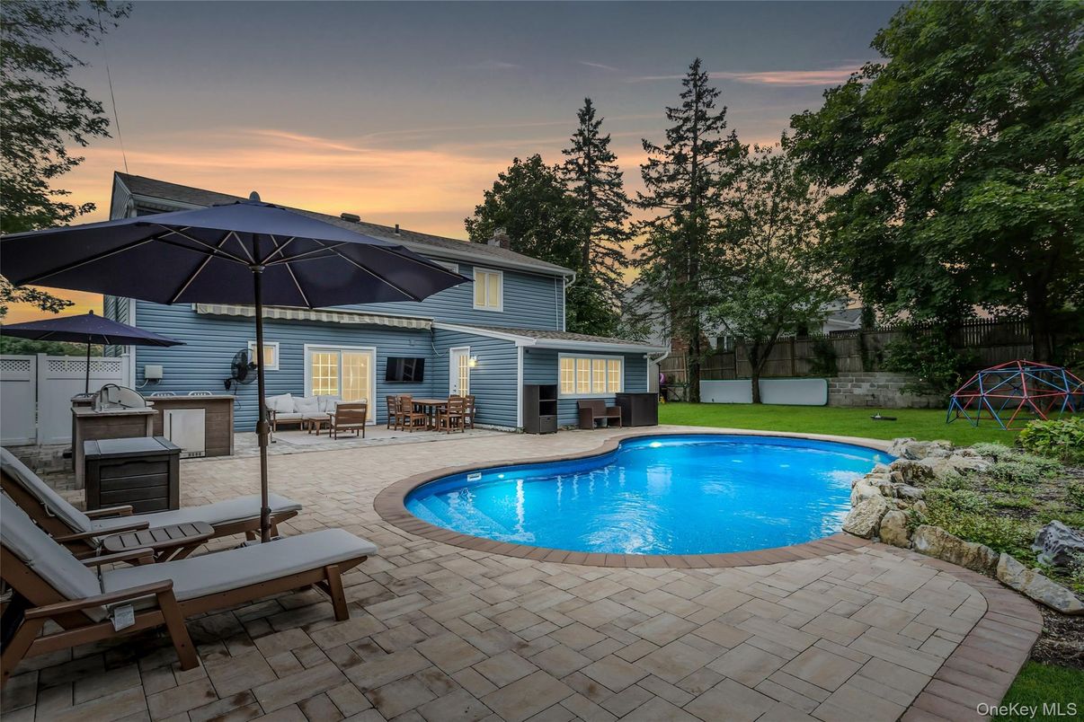 Exterior, Pool