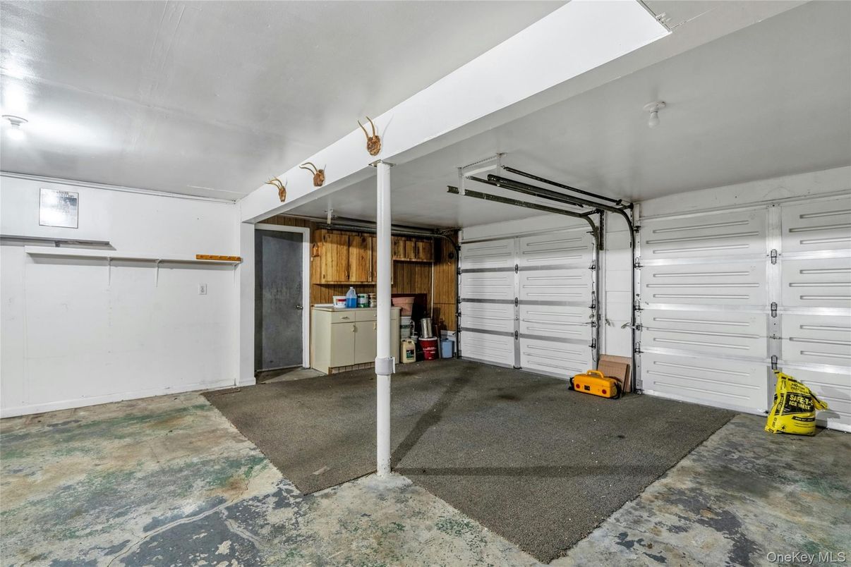 Garage, Interior