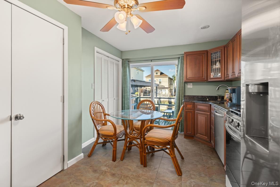 Dining room, Interior, Kitchen, Recessed Lighting