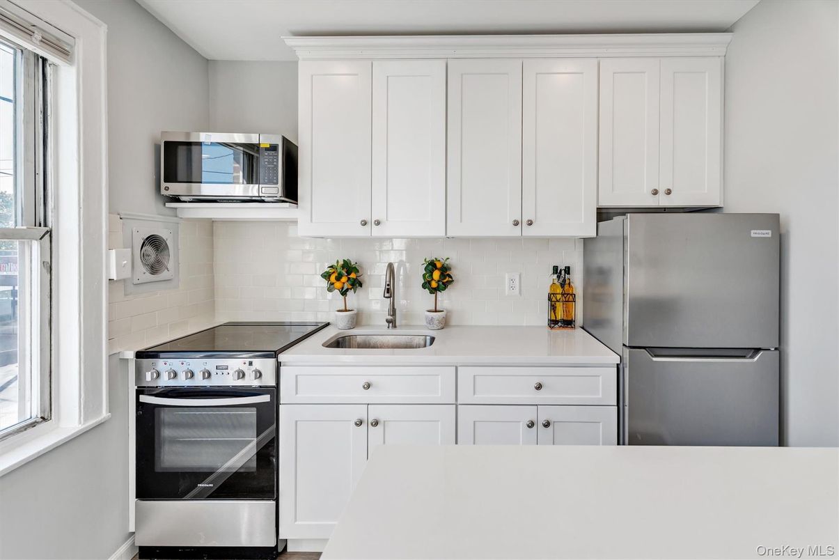 Interior, Kitchen, Stainless Steel Appliances