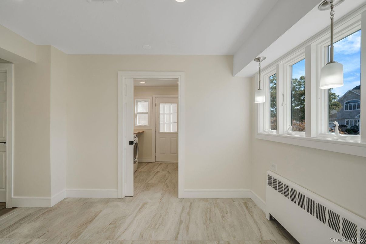 Empty room, Interior, Pendant Lights, Recessed Lighting