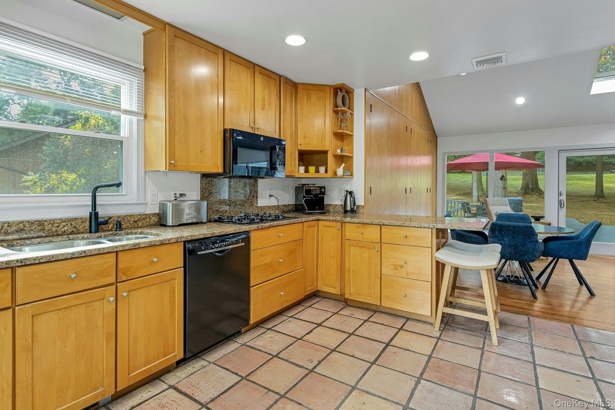 Dining room, Interior, Kitchen, Recessed Lighting
