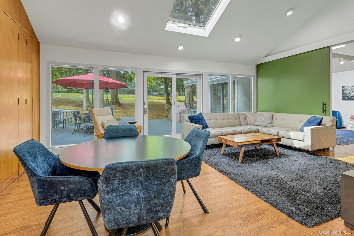 Dining room, Interior, Living room, Recessed Lighting, Wood Texture Flooring